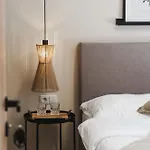 Collis Hill Hotel *