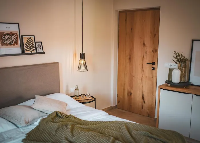 Отель Collis Hill *